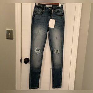 NWT Kancan Size 1/24 Distressed Skinny Jeans